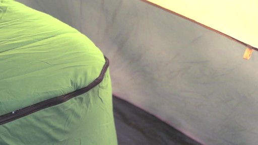 Guide Gear Twin Air Bed Fitted Cover / Sleeping Bag Green - image 6 from the video